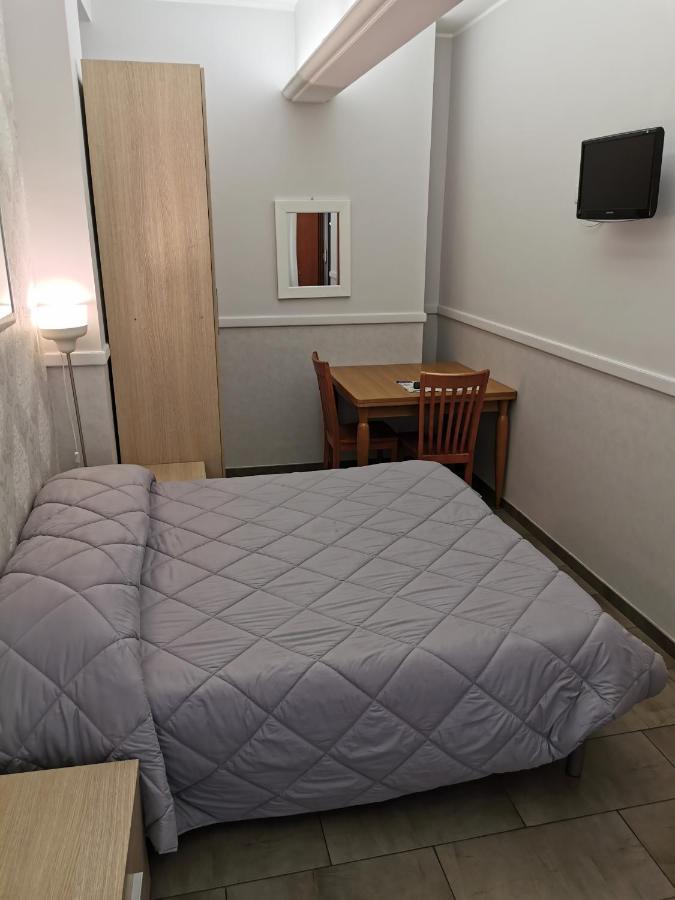 Bed And Breakfast Piramide Rome Extérieur photo